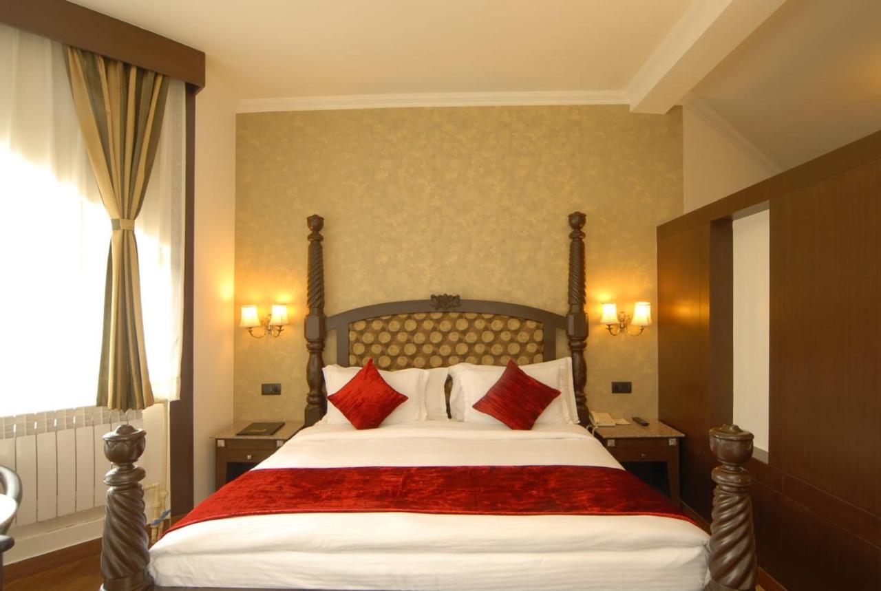 Hotel Arif Castle, Nainital Eksteriør billede